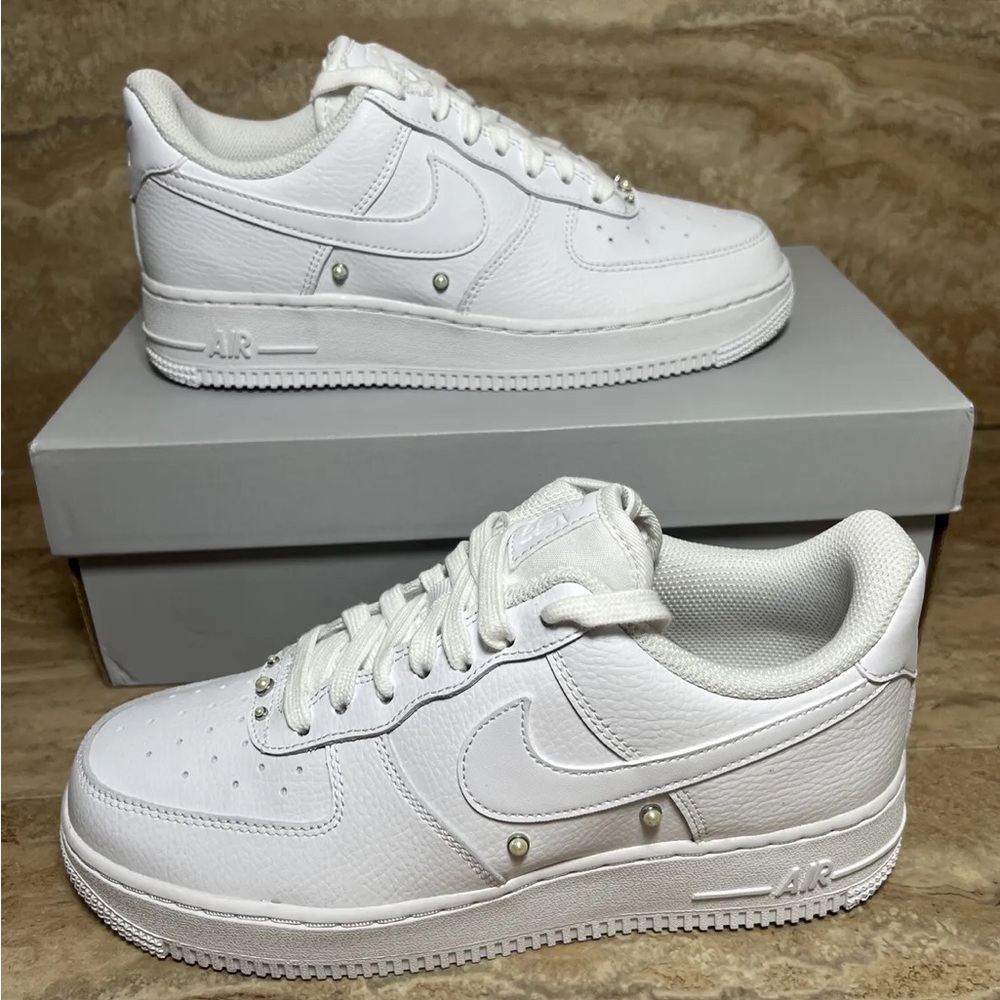 Nike women Air Force 1’07 SE Pearl White